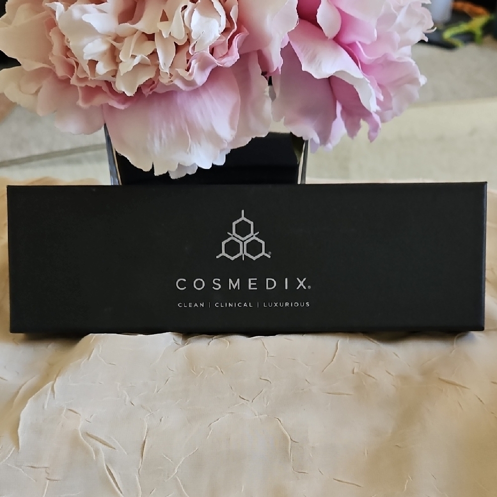 ❤️5 For $20❤️ Cosmedix Face And Body Roller